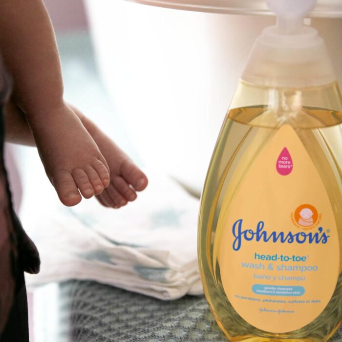 Johnson's Head-to-Toe Gentle Tear-Free Baby & Newborn Wash & Shampoo, Sulfate-, Paraben- Phthalate- & Dye-Free, Hypoallergenic Wash for Sensitive Skin & Hair, 27.1 fl. Oz - Image 6